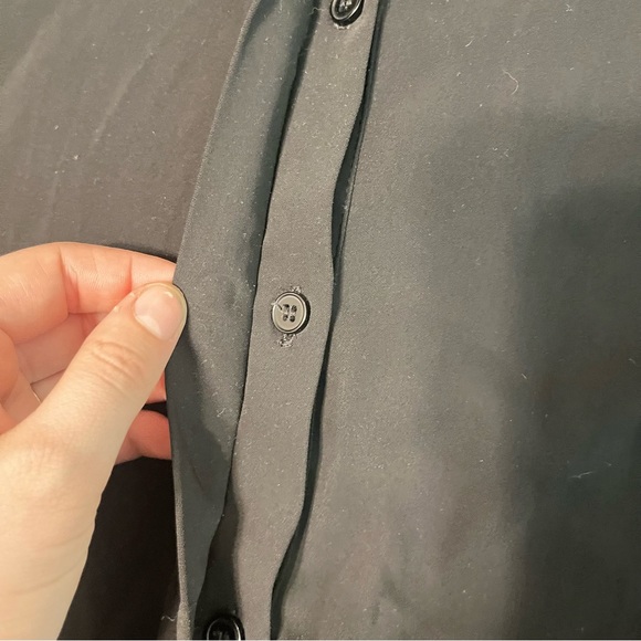 Chico’s Black Medium Lightweight Travel Cold Shoudler Tunic Button Shirt Dress - Picture 9 of 13